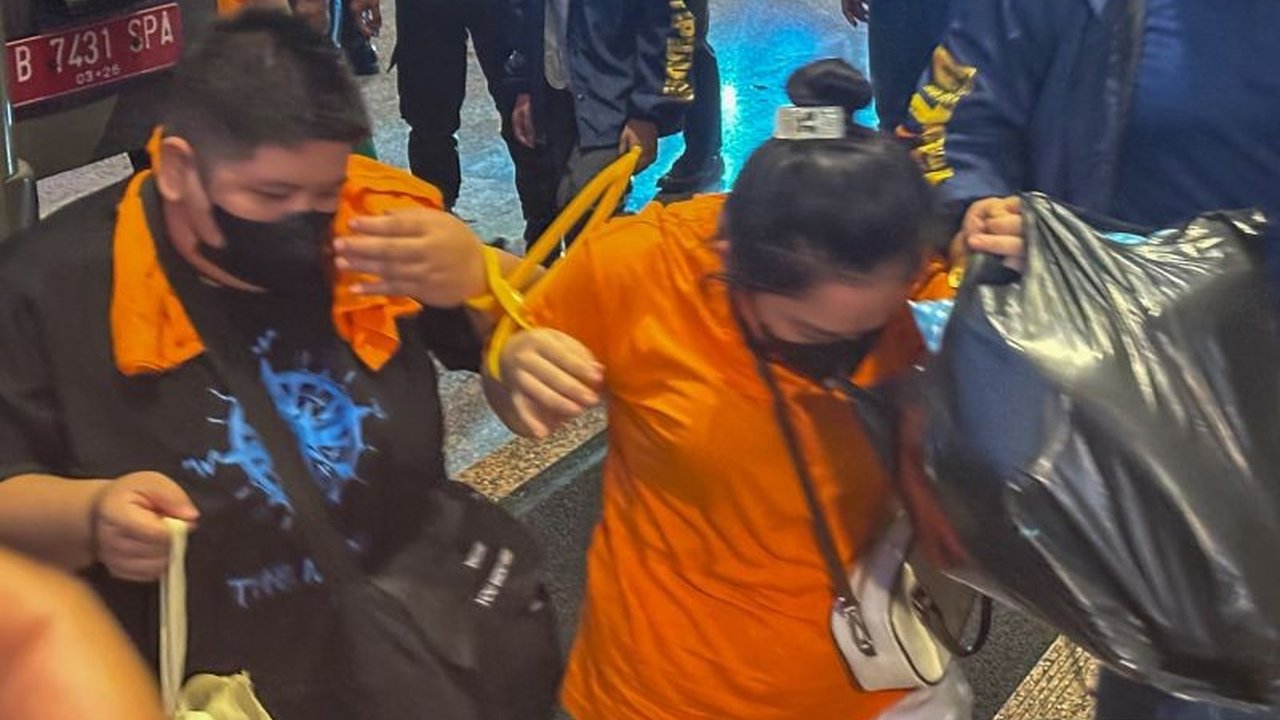 Kemenimipas serius mendalami peran penjamin WNA judi online yang terlibat kasus di Hayam Wuruk Plaza Tower, mengungkap potensi pelanggaran keimigrasian dan jaringan internasional.