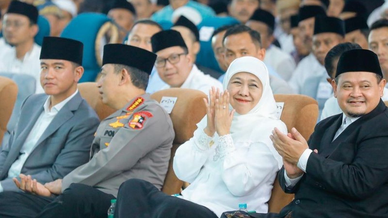 Gubernur Jatim Khofifah Indar Parawansa menegaskan Kiai Wahab Chasbullah sebagai ulama visioner yang menyatukan agama dan pembangunan, serta menjadi fondasi persatuan bangsa.