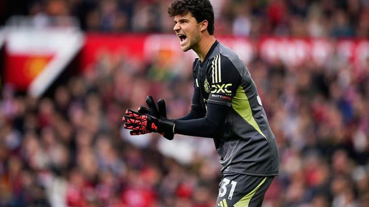 Owen Hargreaves Labeli Senne Lammens Jadi Rekrutan Terbaik MU Musim ...