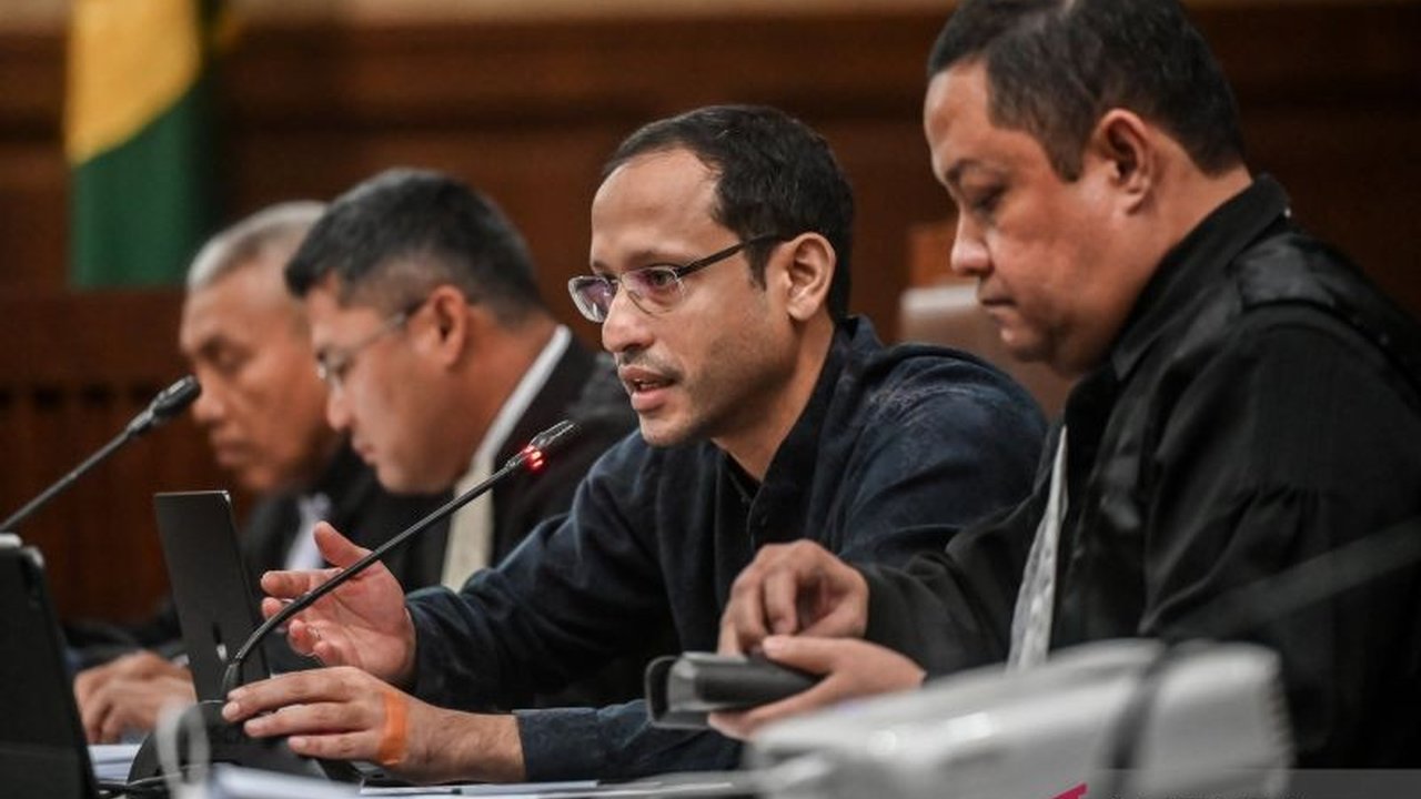 Mantan Mendikbudristek Nadiem Makarim kini berstatus tahanan rumah setelah permohonannya dikabulkan hakim. Pengalihan status Nadiem Makarim ini disertai syarat ketat yang harus dipatuhi.