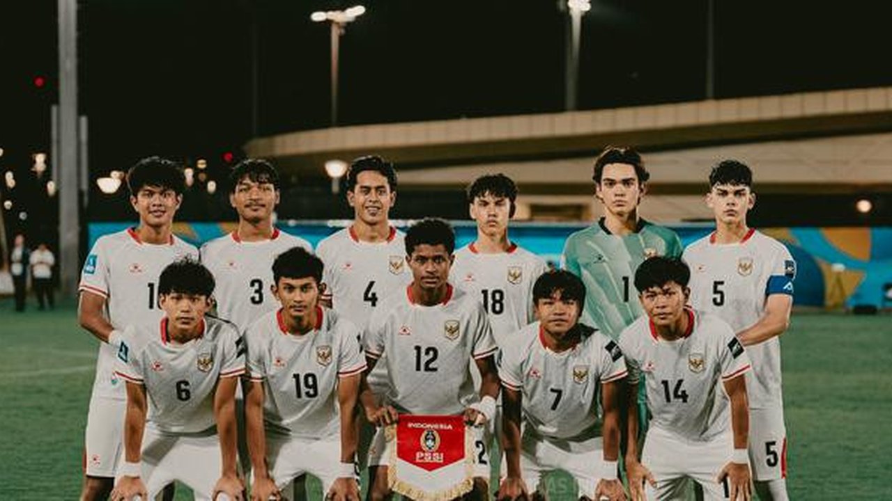 Starting XI Timnas Indonesia U-17 saat menghadapi Qatar dalam laga kedua Grup B Piala Asia U-17 2026 di Lapangan A Komplek King Abdullah Sport City Stadium, Jeddah, Arab Saudi pada Sabtu (9/5