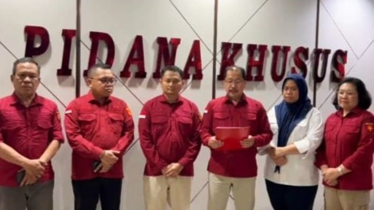 Kejati Sulsel menerima Rp3,08 miliar dari tersangka kasus Korupsi Bibit Nanas, menjadikan total penyelamatan Rp4,338 miliar. Proses hukum terhadap enam tersangka tetap berjalan.