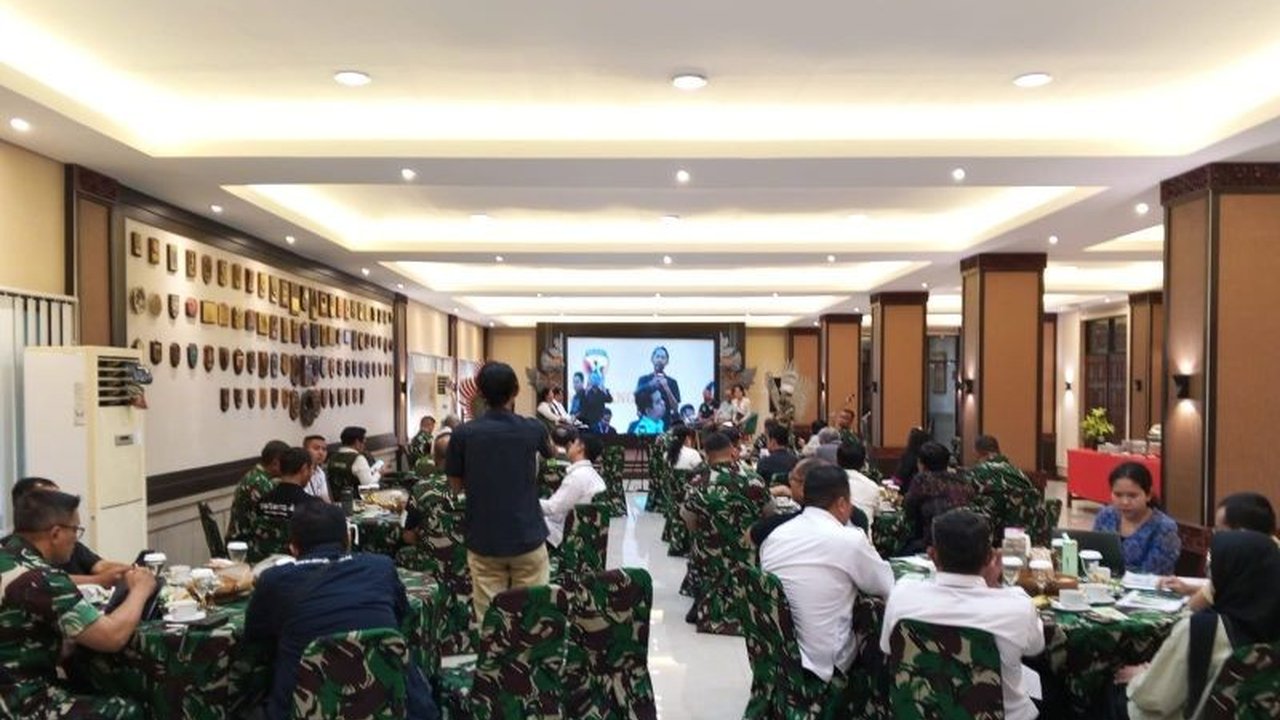 Kodam IX/Udayana berkolaborasi dengan akademisi, praktisi, dan pemerintah daerah menggelar Focus Group Discussion (FGD) untuk mencari solusi penanganan sampah Bali yang kian mendesak, menarik perhatian publik.
