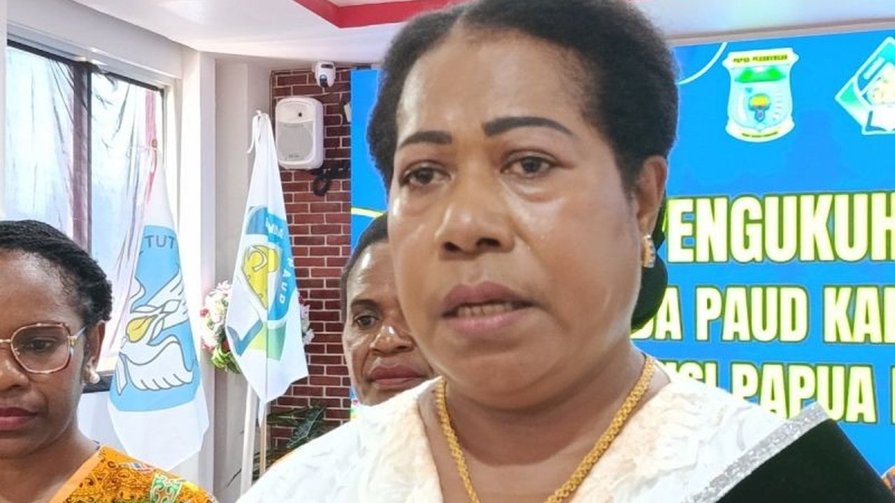 Program Sarasehans Tolikara, inisiatif Tim Penggerak Pemberdayaan dan Kesejahteraan Keluarga (TP PKK) Kabupaten Tolikara, telah sukses berjalan selama 13 tahun, menjadi program unggulan dalam meningkatkan gizi dan kualitas hidup anak-anak Papua. Simak sel