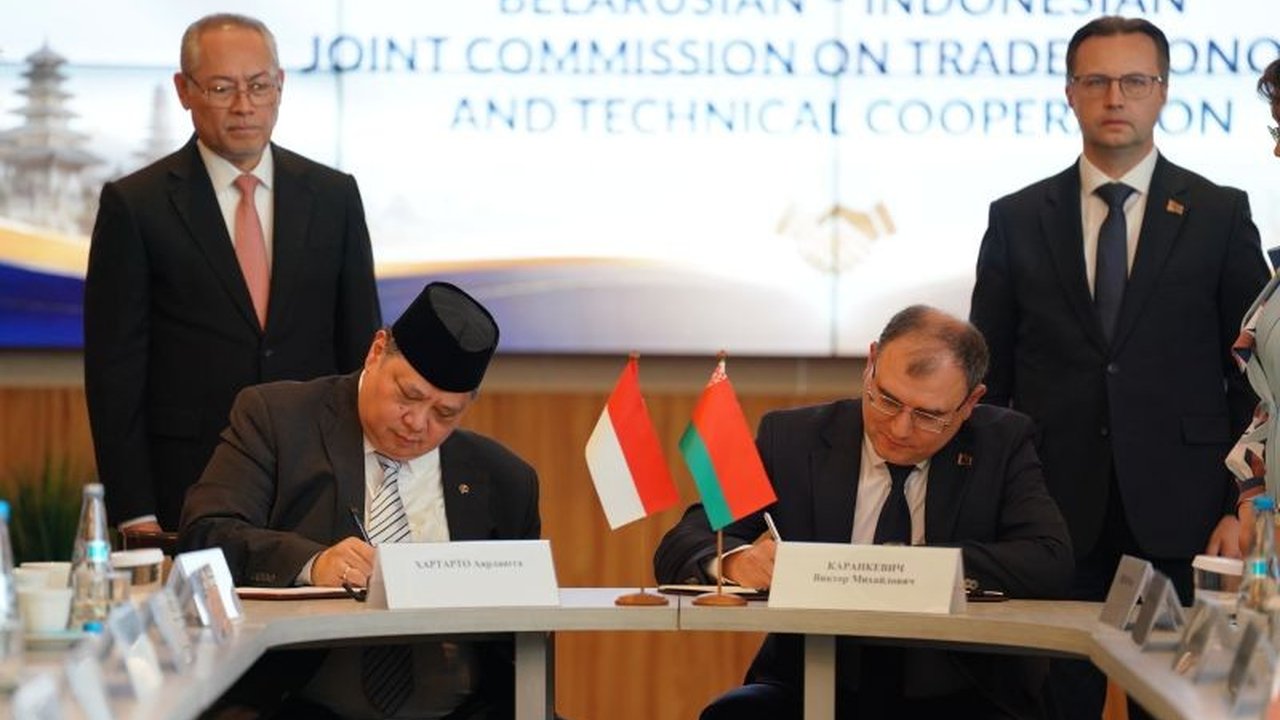 Indonesia dan Belarus resmi menyepakati roadmap pengembangan Kerja Sama Ekonomi RI-Belarus untuk periode 2026-2030, menandai langkah strategis penguatan hubungan bilateral di berbagai sektor dan membuka peluang investasi lebih luas.