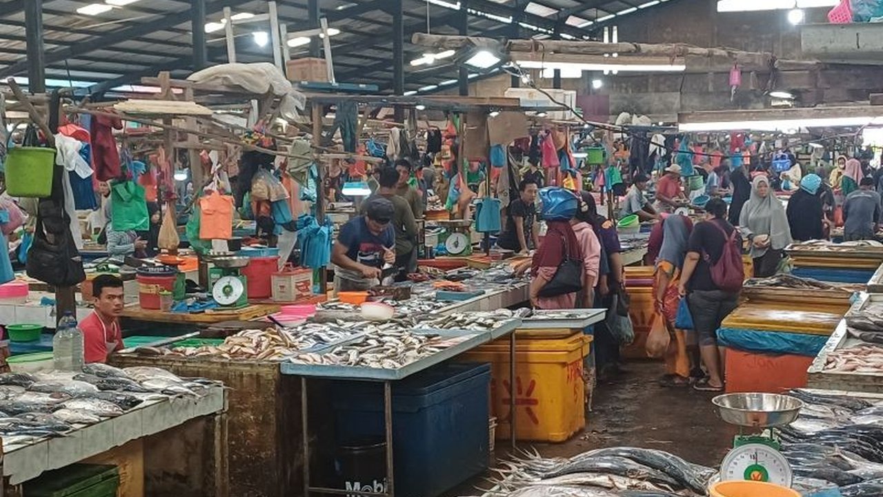 Pemprov Kepri meningkatkan pemantauan harga pangan menjelang Idul Adha 2026. Langkah ini memastikan stabilitas pasokan dan harga kebutuhan pokok tetap terjaga melalui Pemantauan Harga Pangan Kepri.