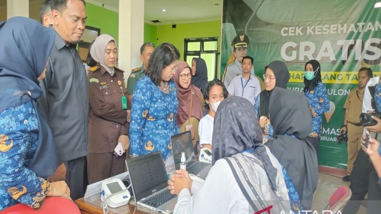Dinas Kesehatan Kulon Progo berkomitmen penuh meningkatkan cakupan Cek Kesehatan Gratis (CKG) melalui penetapan target, edukasi, dan optimalisasi layanan guna deteksi dini penyakit masyarakat.