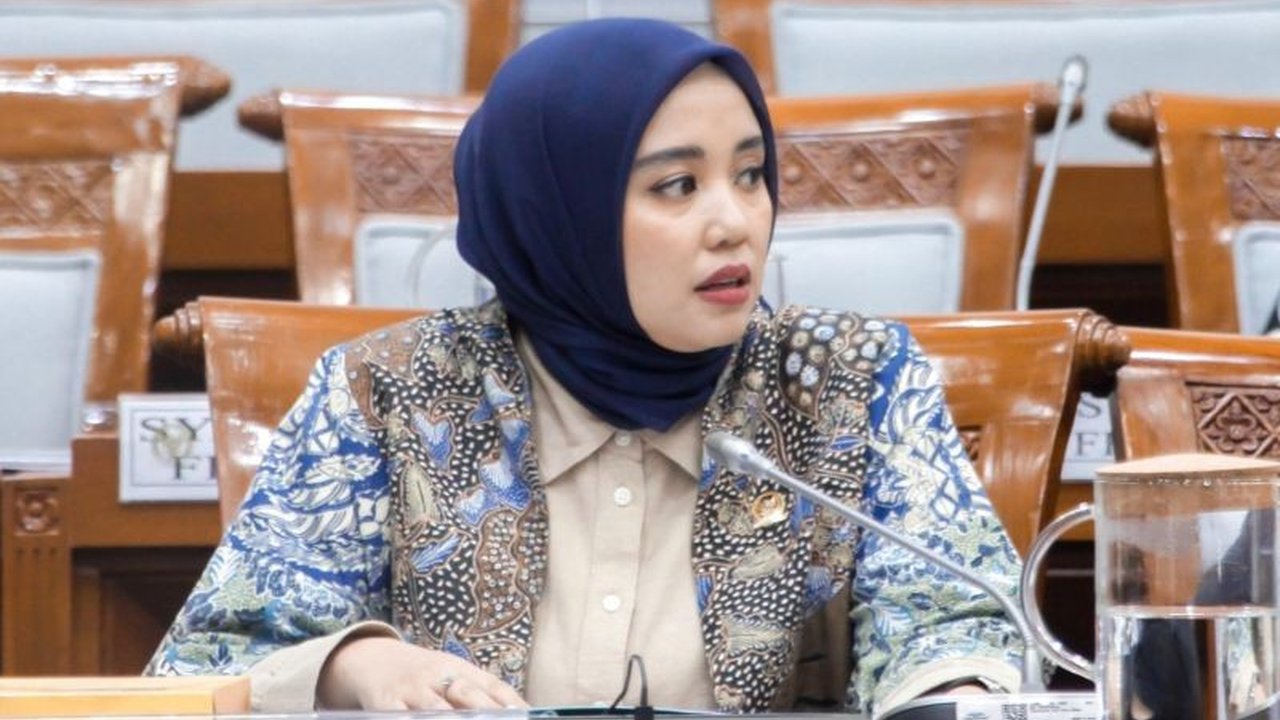 Anggota DPR RI Dini Rahmania mendesak BNPB untuk proaktif memperingatkan Pemda guna mencegah bencana ekologis. Penekanan pada Peran BNPB dalam deteksi dini dan tata kelola lingkungan sangat penting.