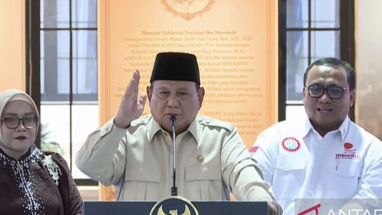 Presiden Prabowo Subianto mengaku sedih atas laporan penyelewengan pejabat. Ia memastikan penindakan tegas akan dilakukan tanpa pandang bulu, bahkan bagi orang terdekatnya. Simak komitmennya!