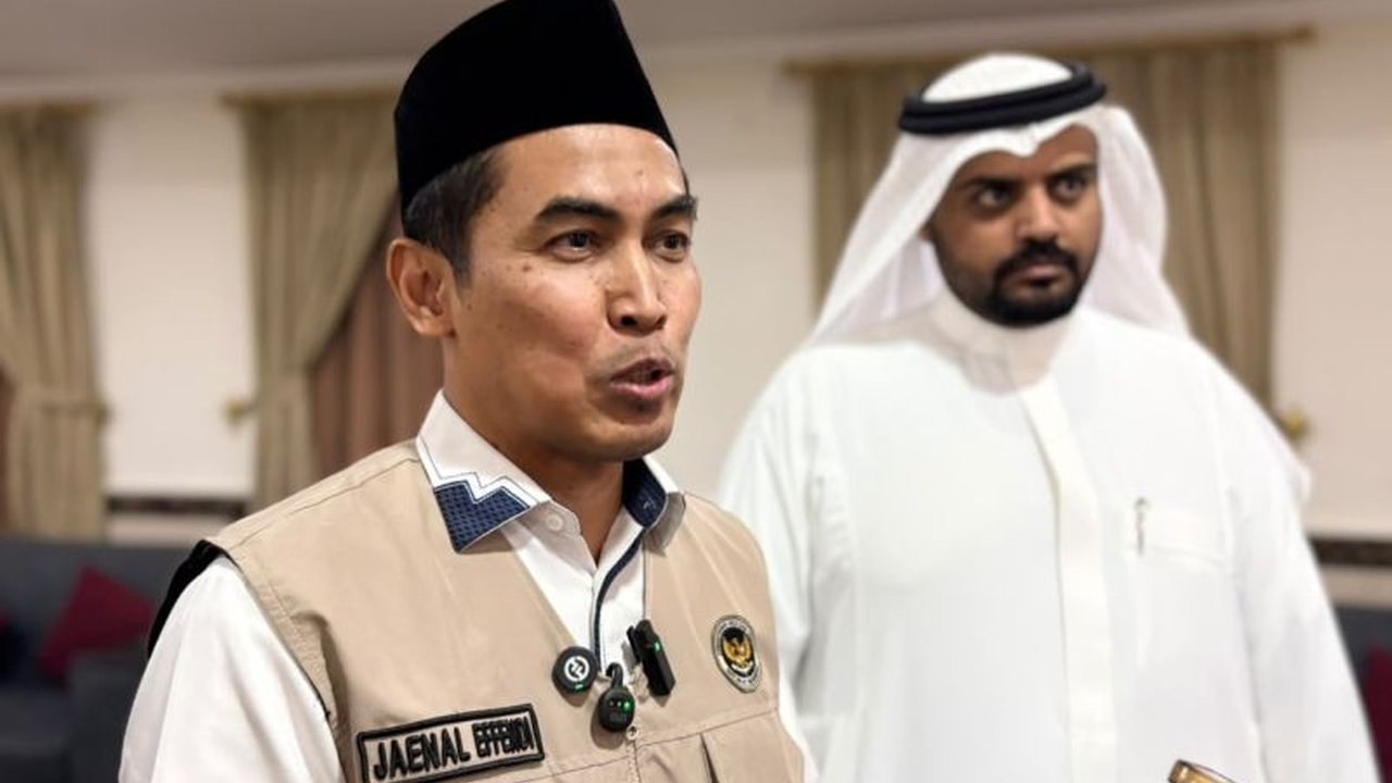 Kemenhaj memastikan 15 porsi makanan siap santap bercita rasa nusantara bagi jemaah calon haji Indonesia selama puncak ibadah, mengobati kerinduan Tanah Air.