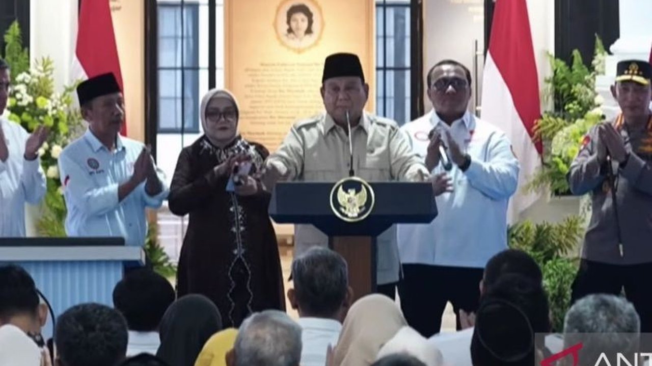 Presiden Prabowo Subianto menyatakan pemerintah tidak anti mekanisme pasar bebas, namun akan tetap hadir untuk menjamin kesejahteraan masyarakat sesuai Pancasila.