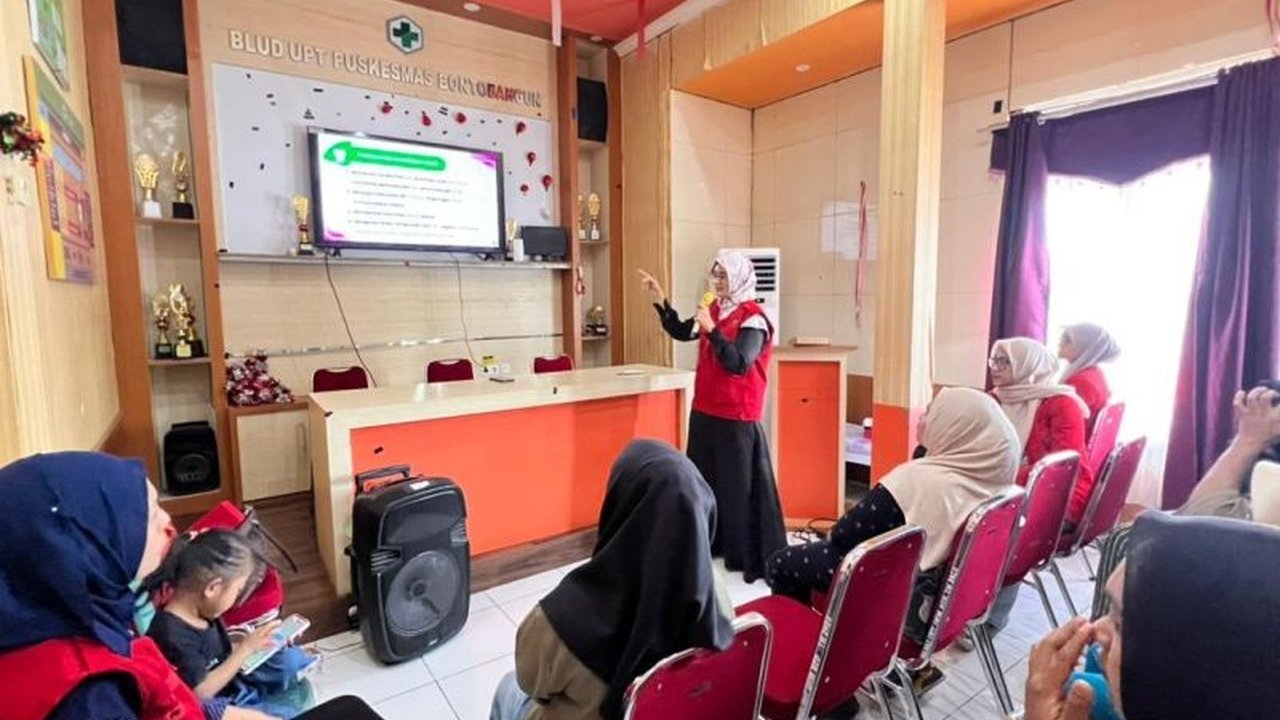 Universitas Hasanuddin (Unhas) meluncurkan Aplikasi SEHATI, sebuah terobosan digital untuk membantu ibu balita di Bulukumba memantau tumbuh kembang anak dan mencegah stunting secara mandiri dan berkelanjutan.