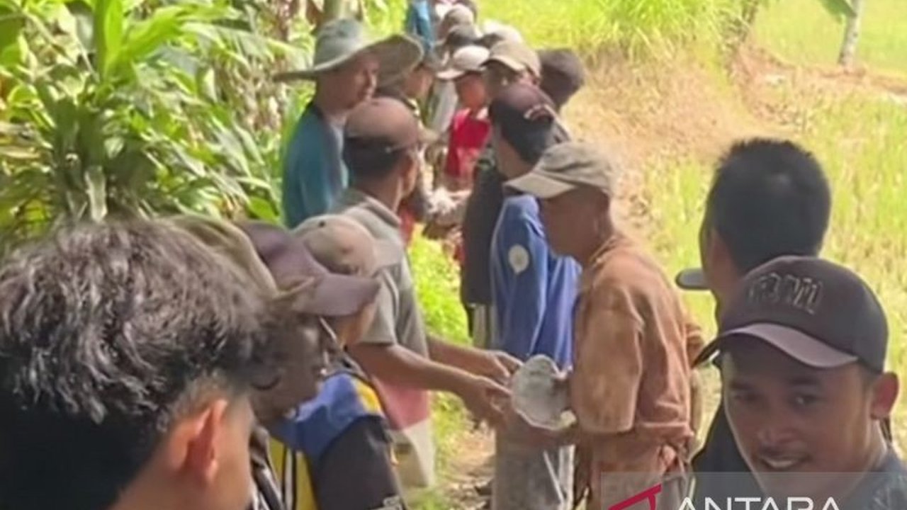 Pemerintah Kabupaten Cianjur mempercepat berbagai upaya mitigasi dampak kemarau panjang yang diprediksi melanda wilayahnya. Fokus utama mitigasi dampak kemarau Cianjur adalah perbaikan irigasi dan penyiapan pasokan air bersih untuk masyarakat.