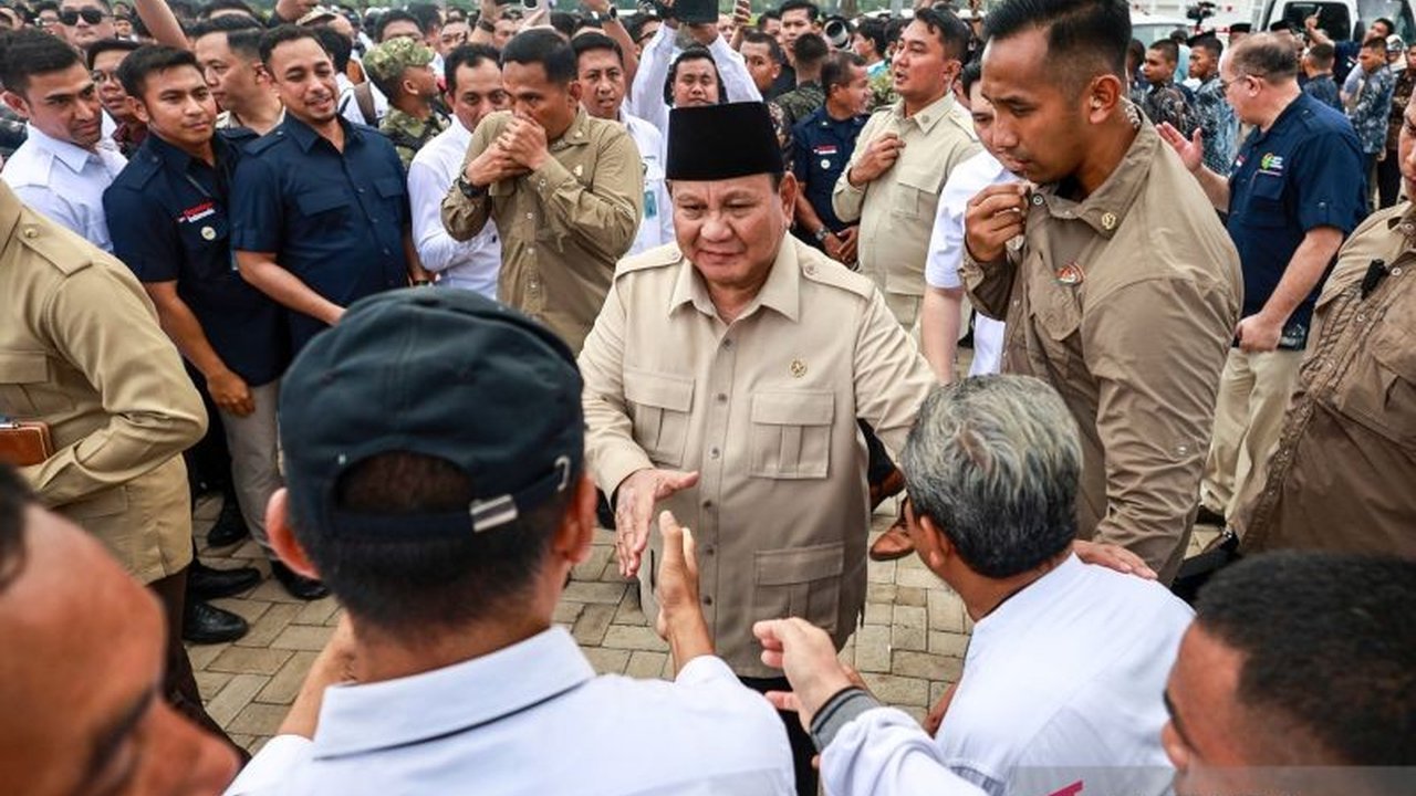Presiden Prabowo Subianto menyampaikan terima kasih atas kolaborasi berbagai pihak, mulai dari kementerian hingga kelompok tani, dalam upaya mewujudkan Swasembada Pangan nasional yang krusial bagi ketahanan negara.
