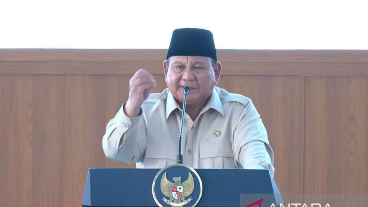 Presiden Prabowo Subianto meresmikan 1.061 Koperasi Merah Putih yang beroperasi dalam tujuh bulan, menandai langkah strategis pemerintah memperkuat ekonomi desa dan kemandirian rakyat.