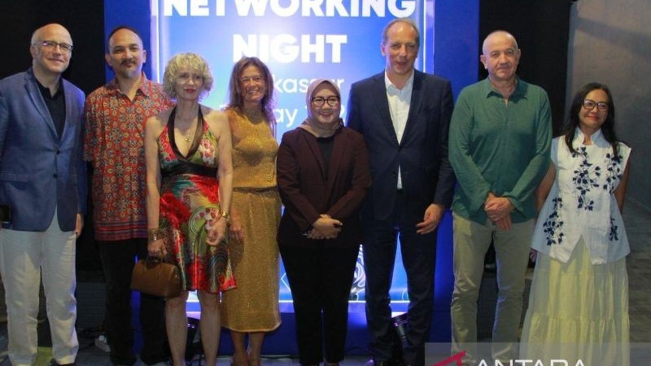 Indonesia dan Prancis berkomitmen memperkuat Kerja Sama Sastra Indonesia Prancis melalui program literasi dan budaya. Delegasi Prancis hadir di MIWF 2026, menandai langkah awal kolaborasi strategis yang menarik perhatian.