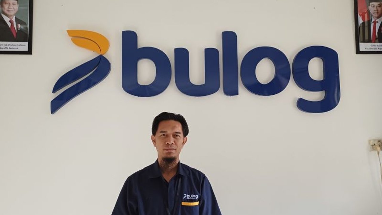 Perum Bulog akan memperluas jaringan gudang di Kepulauan Riau, khususnya di pulau 3T, mulai 2026. Perluasan Gudang Bulog Kepri ini perkuat ketahanan pangan dan stabilisasi harga beras medium.