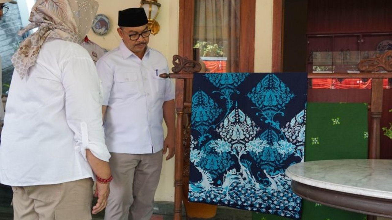 Pemerintah Kota Yogyakarta merancang Koperasi Kelurahan Merah Putih (KKMP) untuk menghidupkan UMKM dan pengrajin batik, sekaligus mengembangkan berbagai sektor ekonomi lokal di Yogyakarta.