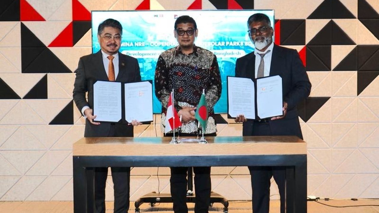 Pertamina NRE menandatangani MoU dengan Copenhagen Urban Solar Parks BD Ltd (CUSP) untuk menjajaki pengembangan energi terbarukan di Bangladesh, termasuk solar PV dan O&M, menandai langkah strategis dalam transisi energi global.