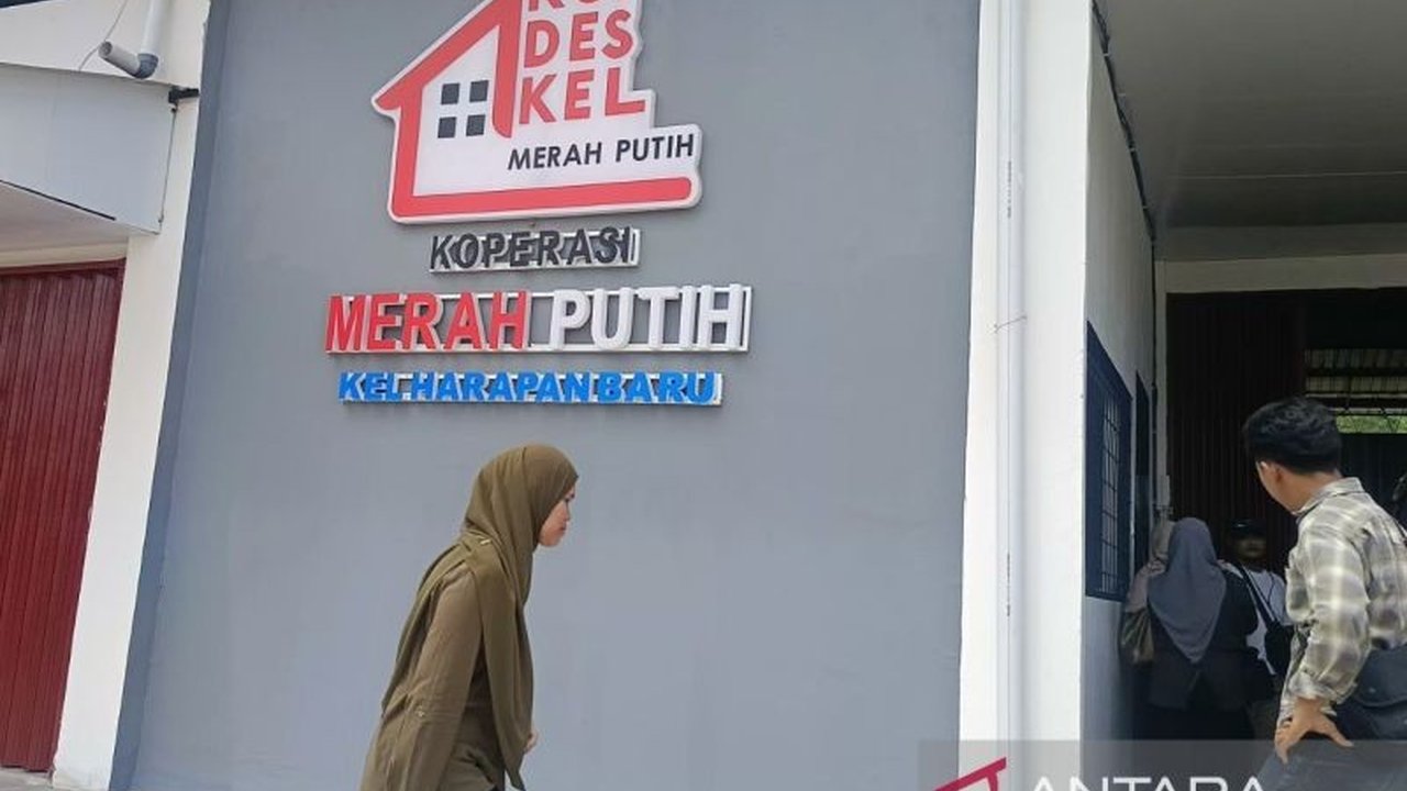Pemerintah Provinsi Kalimantan Timur menargetkan 460 Kopdes Merah Putih Kaltim siap beroperasi Juli 2026, dengan fokus percepatan pembangunan fisik dan penyiapan manajemen profesional untuk menggerakkan ekonomi desa.