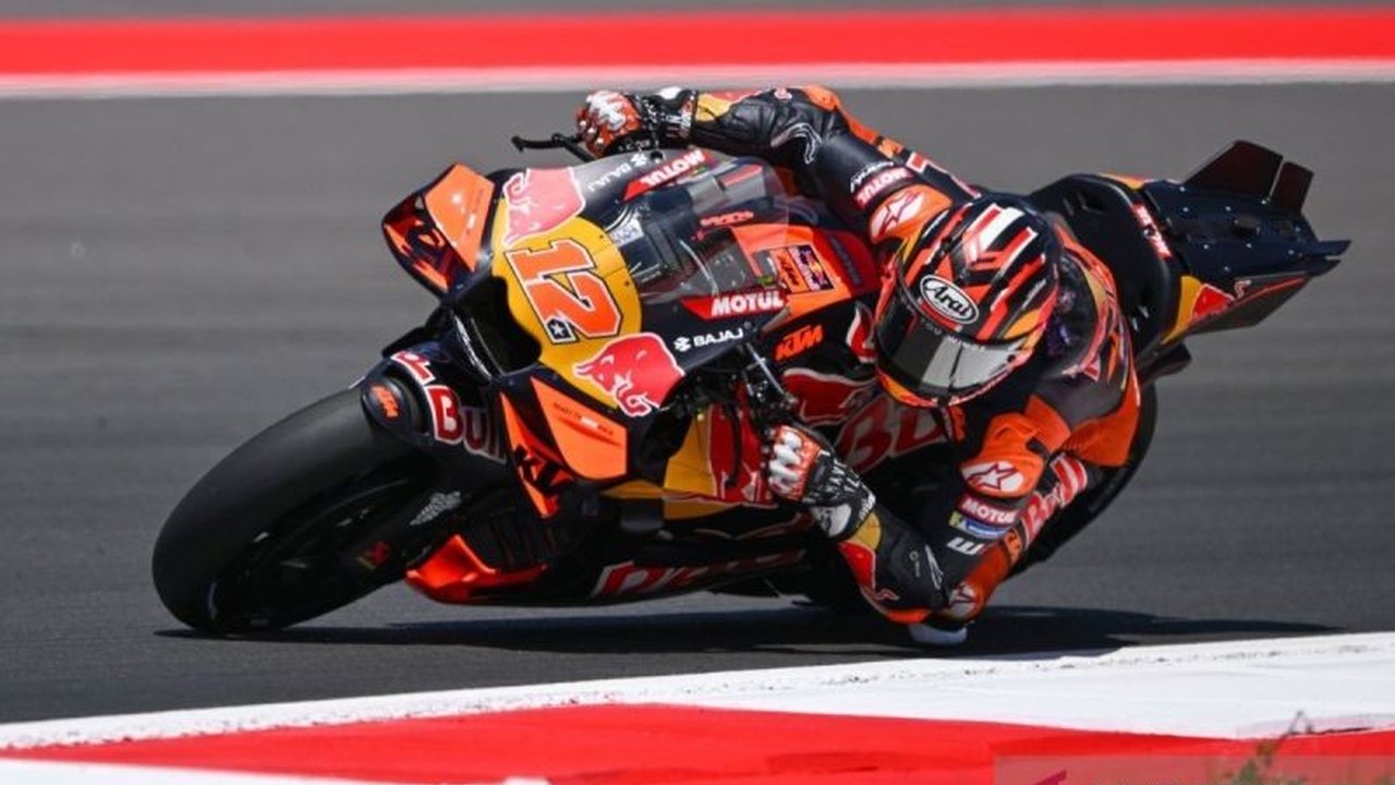 Pembalap legendaris MotoGP Jorge Lorenzo resmi turun gunung menjadi pelatih performa Maverick Vinales. Kolaborasi ini diharapkan mampu membangkitkan kembali performa Vinales di musim depan dan mengejar gelar juara dunia.