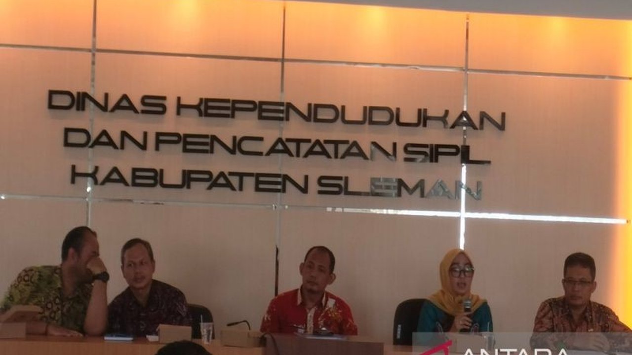 Kabupaten Sleman mencatat Realisasi Investasi Triwulan I tahun 2026 sebesar Rp1,15 triliun dari 2.637 proyek, menunjukkan pertumbuhan positif dan konsisten. Capaian ini menarik kepercayaan investor dan berhasil menyerap ribuan tenaga kerja, menegaskan pos