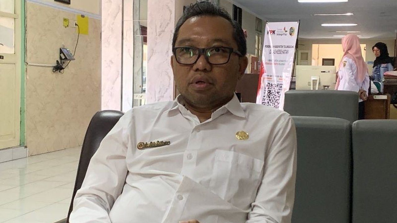 Dinas Kesehatan Tulungagung mencatat 11 kasus positif Leptospirosis Tulungagung dari Januari hingga Mei 2026, dengan satu korban meninggal dunia. Waspada terhadap penyebaran bakteri Leptospira yang dapat menyerang siapa saja.