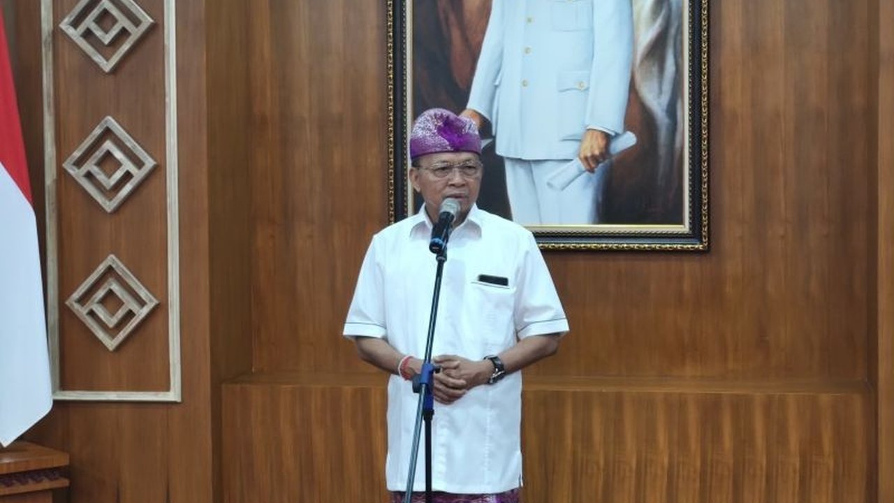 Gubernur Bali Wayan Koster gencar menggalang dukungan dari konsul jenderal dan Online Travel Agent (OTA) demi optimalisasi Pungutan Wisatawan Asing Bali, yang vital bagi pembangunan infrastruktur dan pariwisata berkelanjutan.