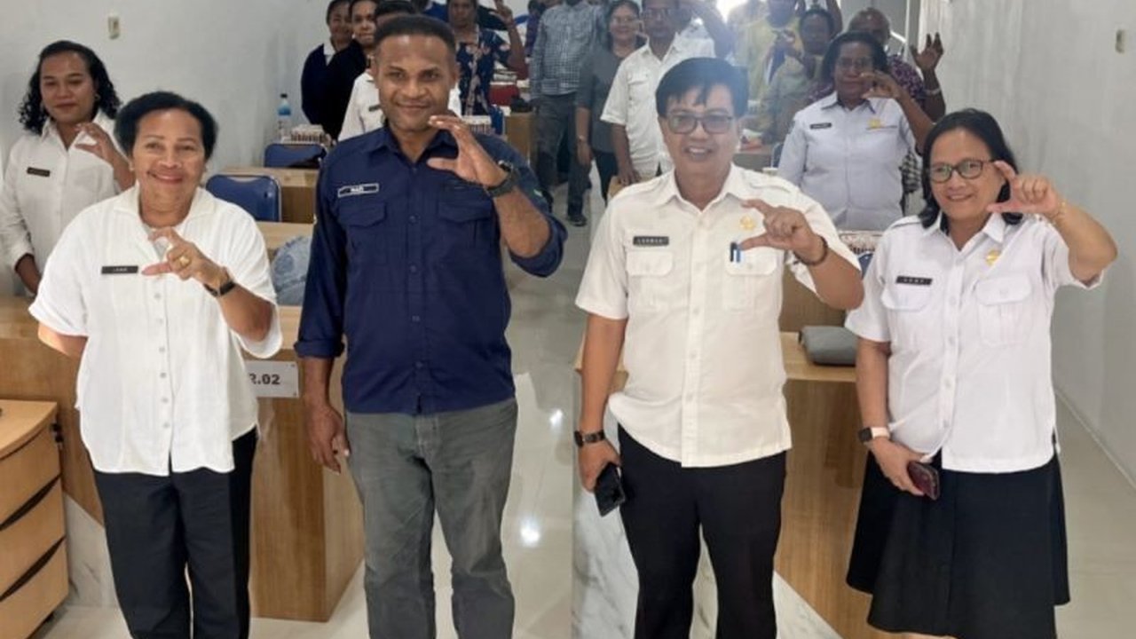 Dinas Perindustrian, Perdagangan, Koperasi dan UKM (Disperindagkop) Kota Jayapura berupaya mewujudkan tata kelola koperasi sehat melalui peningkatan kapasitas SDM dan digitalisasi, demi transparansi dan akuntabilitas.