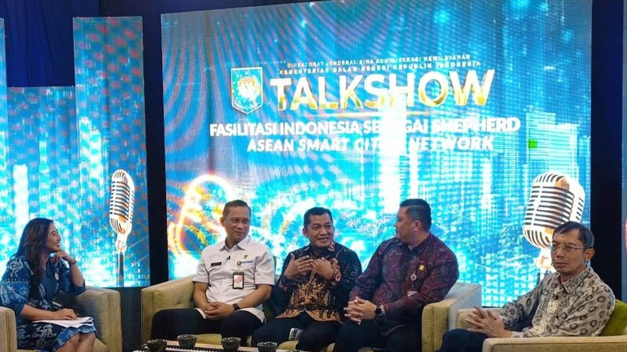 Banyuwangi terus melangkah menjadi kota cerdas yang inklusif, hijau, inovatif, dan berkelanjutan, dengan program Smart Kampung yang diakui di Jaringan Kota Pintar ASEAN (ASCN).