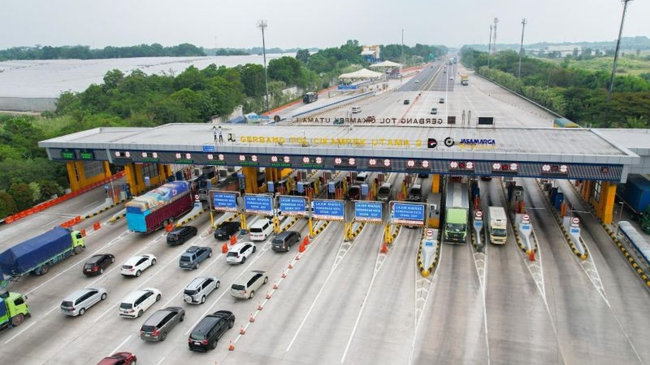 PT Jasamarga Transjawa Tol mencatat lonjakan volume kendaraan Tol Trans Jawa signifikan selama libur panjang Kenaikan Yesus Kristus 2026. Peningkatan ini tunjukkan tingginya mobilitas dan pentingnya persiapan perjalanan.