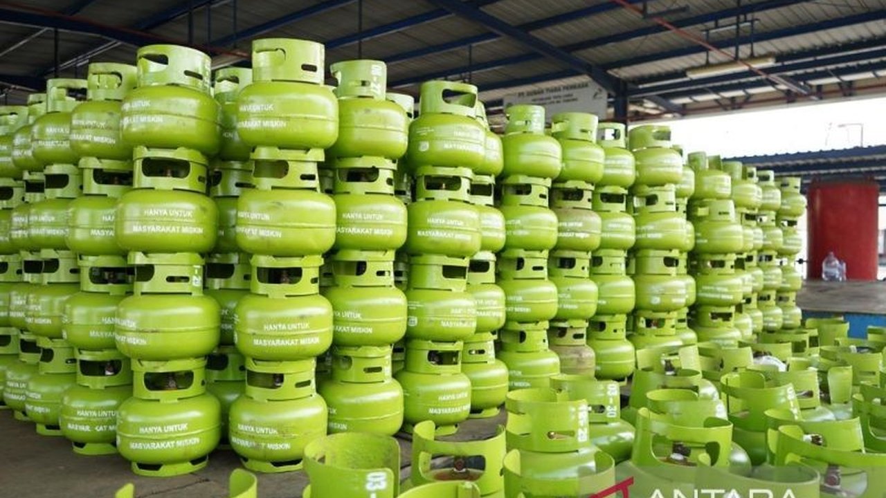 Antisipasi lonjakan kebutuhan selama libur panjang, Pertamina Patra Niaga menambah penyaluran 5,8 juta tabung LPG 3 kg bersubsidi. Bagaimana langkah ini memastikan ketersediaan dan ketepatan sasaran bagi masyarakat?