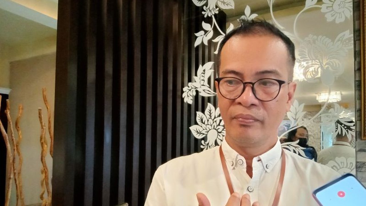 Dinas Perindustrian, Koperasi, dan UKM (Disperinkop UKM) Mataram terus menggalakkan program Pelatihan Kerja Mataram bagi pengangguran. Inisiatif ini bertujuan mempercepat penurunan kemiskinan ekstrem di Kota Mataram dan memberdayakan masyarakat.