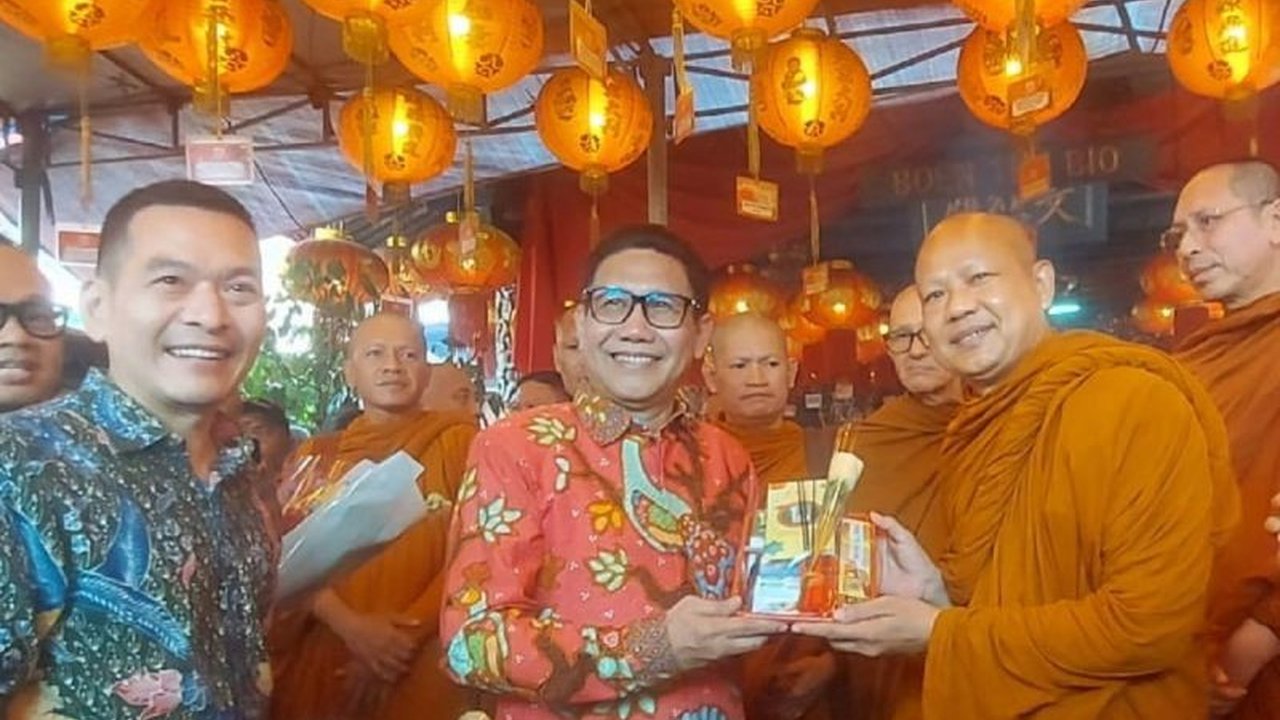 Peringatan Hari Raya Waisak menjadi momentum penting bagi Partai Kebangkitan Bangsa (PKB) untuk kembali menginternalisasikan nilai kemanusiaan Gus Dur, menyerukan kebijaksanaan dan kasih sayang di tengah tantangan global.
