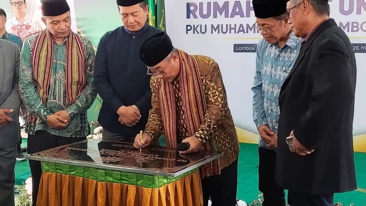 Sekretaris Umum Pimpinan Pusat Muhammadiyah, Abdul Mu'ti, menegaskan dukungan penuh terhadap Pembangunan RS Muhammadiyah Lombok Timur yang akan beroperasi Oktober 2026, demi pemerataan layanan kesehatan.