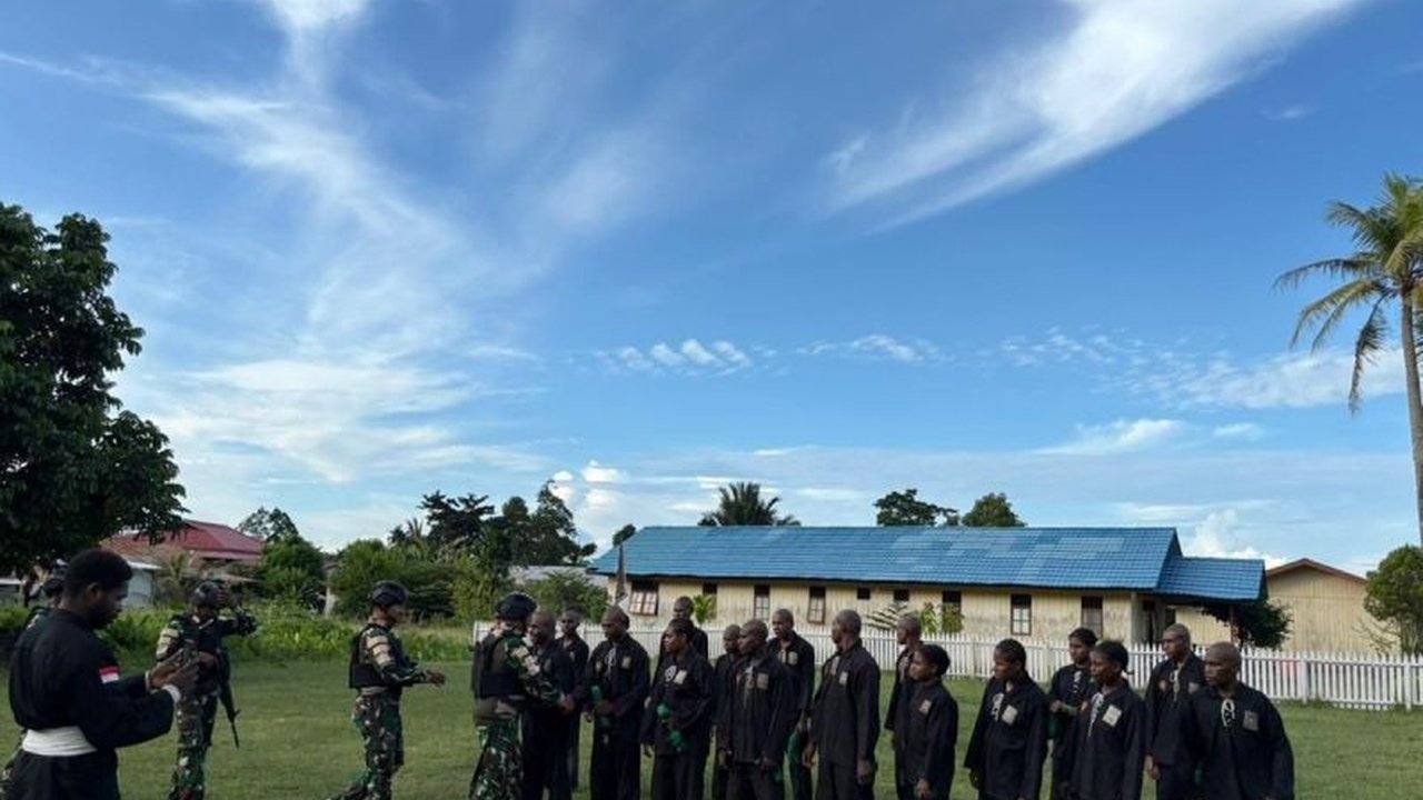 Satgas Yonif 511/DY aktif menanamkan nilai bela negara kepada pemuda-pemudi di Mamberamo Raya, Papua, guna membentuk karakter disiplin dan jiwa nasionalisme yang kokoh.