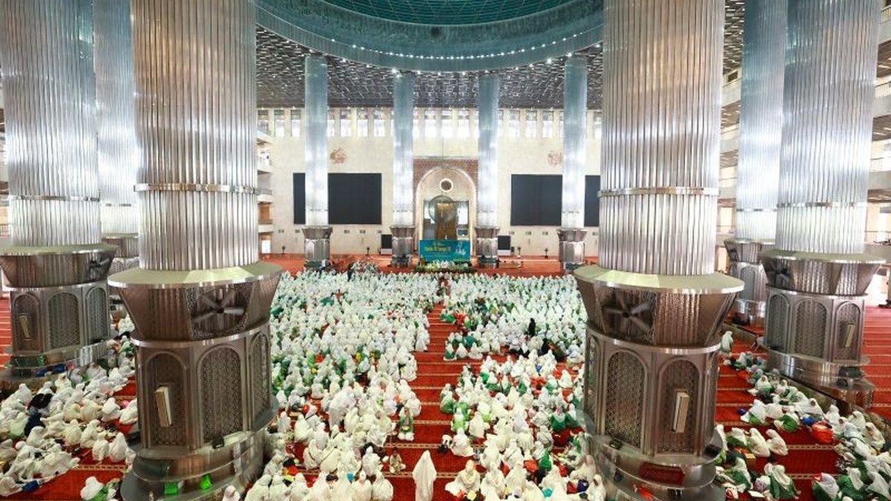 Pimpinan Pusat Fatayat NU peringati Harlah ke-76 di Masjid Istiqlal, Jakarta, menjadi momentum krusial bagi Fatayat NU untuk memperkuat pengabdian perempuan Nahdliyin.