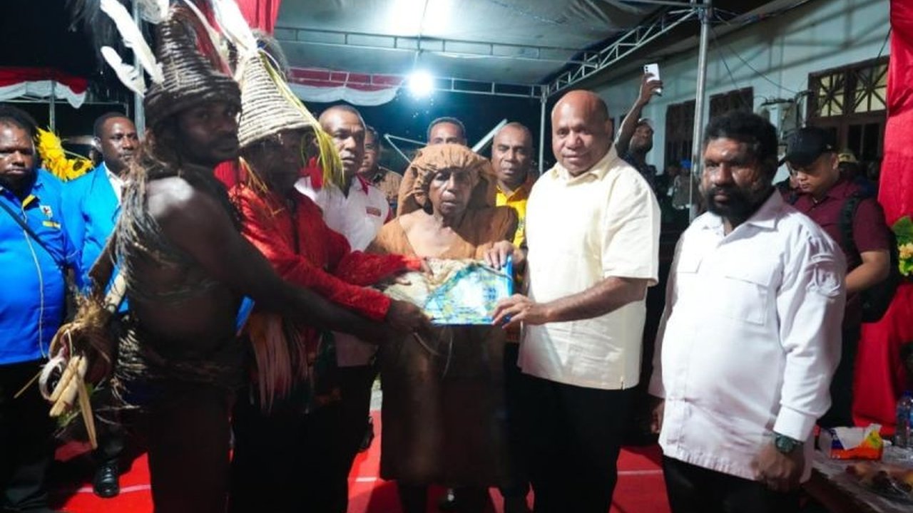 Pemerintah Provinsi Papua menyalurkan berbagai bantuan Alsintan kepada petani di Mamberamo Raya. Program ini diharapkan mampu mendongkrak ekonomi lokal melalui pemanfaatan potensi lahan pertanian.