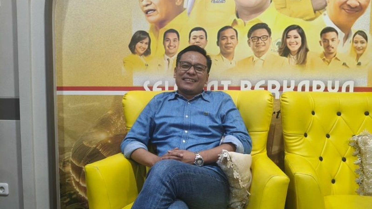 Wakil Ketua DPRD Surabaya, Arif Fathoni, mengapresiasi tinggi antusiasme warga dalam gelaran Surabaya Vaganza 2026, yang dinilai mampu menjadi stimulan bagi perekonomian lokal dan sarana hiburan masyarakat.