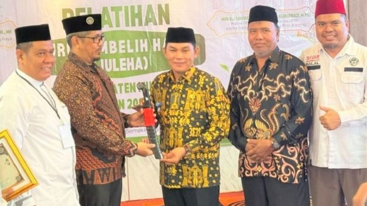 Pemerintah Kabupaten Murung Raya mendukung penuh peningkatan profesionalisme juru sembelih halal (juleha) melalui program sertifikasi, memastikan produk pangan yang aman dan sesuai syariat Islam.
