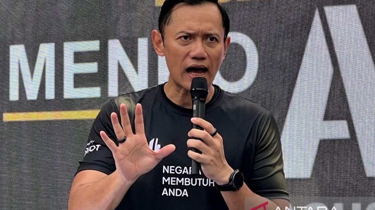 Menteri Koordinator Bidang Infrastruktur dan Pembangunan Kewilayahan AHY menegaskan pentingnya Pengelolaan Mineral Transmigrasi Berkelanjutan untuk menjaga lingkungan dan mendukung pembangunan ekonomi nasional.