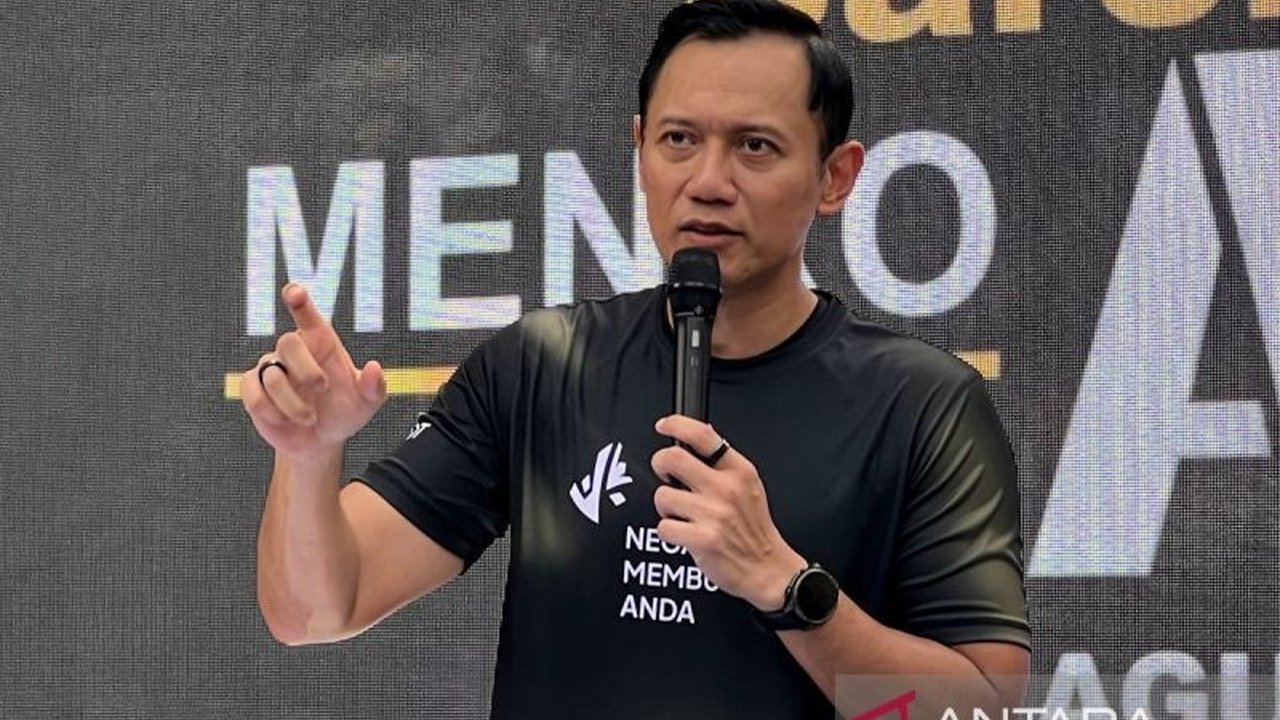 Menteri Koordinator Bidang Infrastruktur dan Pembangunan Kewilayahan AHY memastikan penyesuaian tiket pesawat dilakukan terukur, menjaga keseimbangan antara keberlangsungan industri dan daya beli masyarakat di tengah kondisi global.