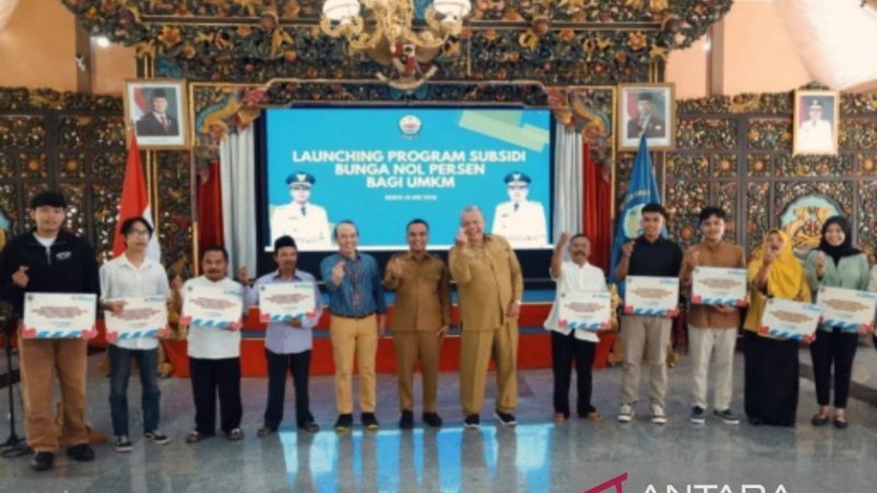 Pemerintah Kabupaten Bangkalan meluncurkan program subsidi bunga nol persen bagi UMKM, bertujuan mempermudah akses modal dan mendorong pertumbuhan ekonomi daerah yang berkelanjutan.