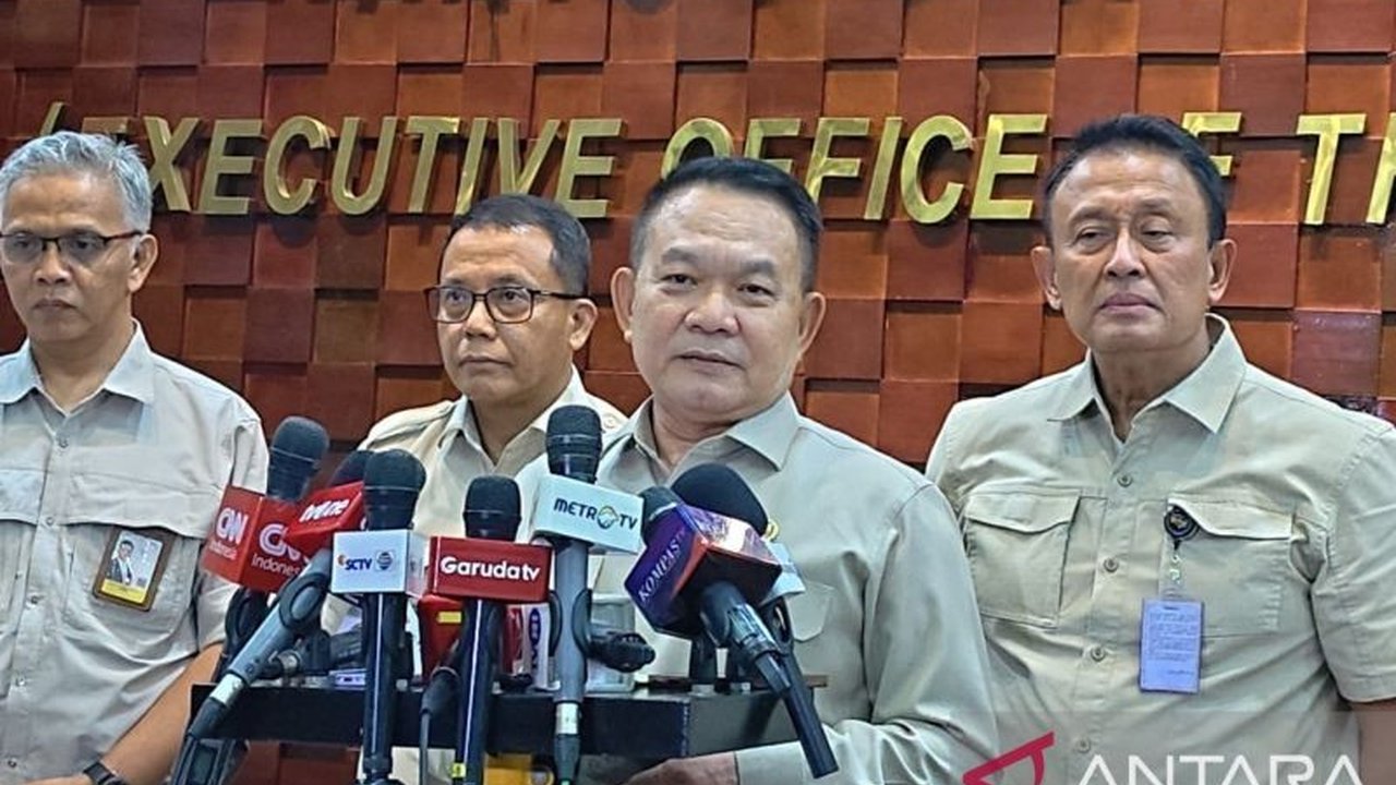 Pemerintah Indonesia memantau ketat kondisi sembilan WNI yang terlibat dalam misi kemanusiaan Global Sumud Flotilla ke Gaza, dengan lima di antaranya ditahan Israel dan empat lainnya masih di laut.