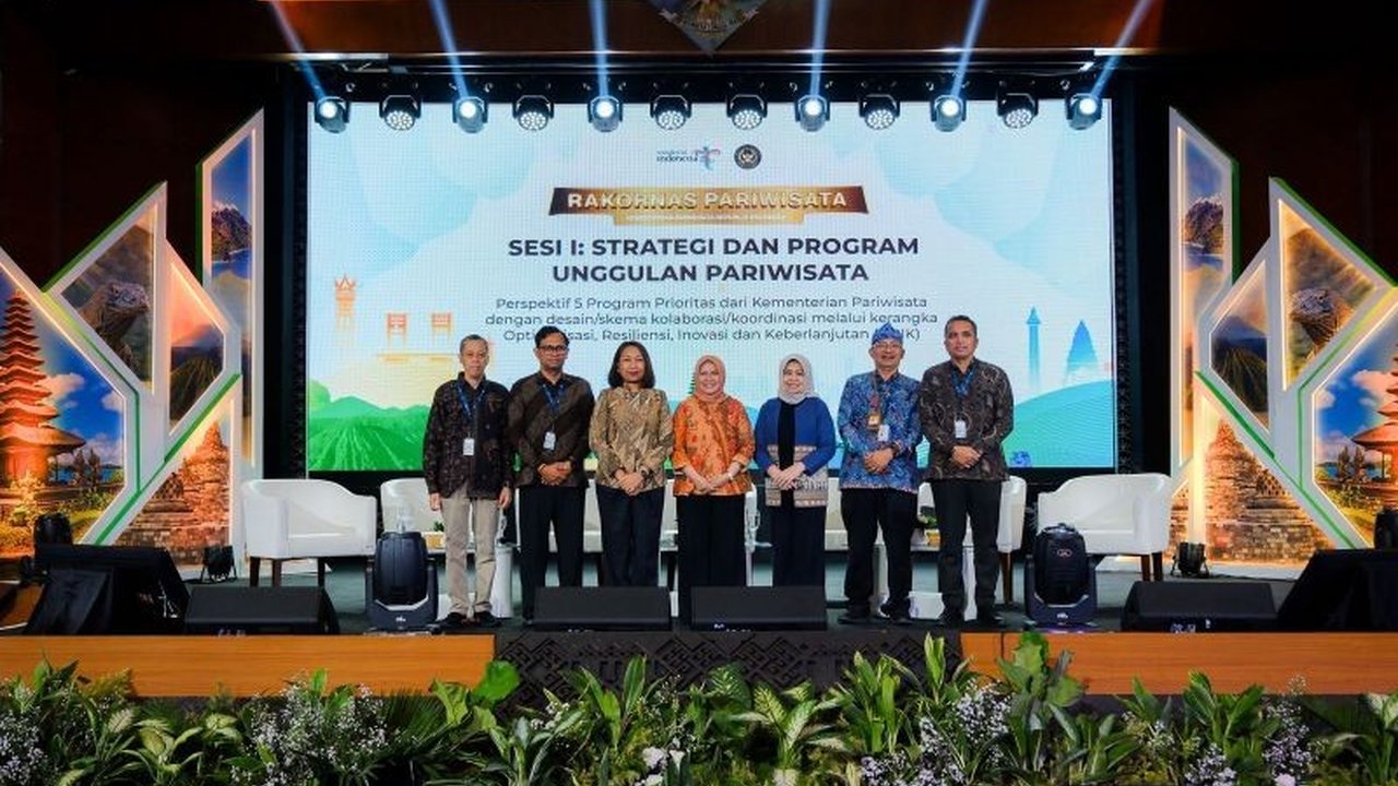 Kementerian Pariwisata (Kemenpar) tengah menyusun Rencana Induk Pembangunan Kepariwisataan Nasional (RIPPARNAS) hingga tahun 2045 sebagai pedoman strategis untuk memajukan pariwisata Indonesia yang berdaya saing global dan berkelanjutan.