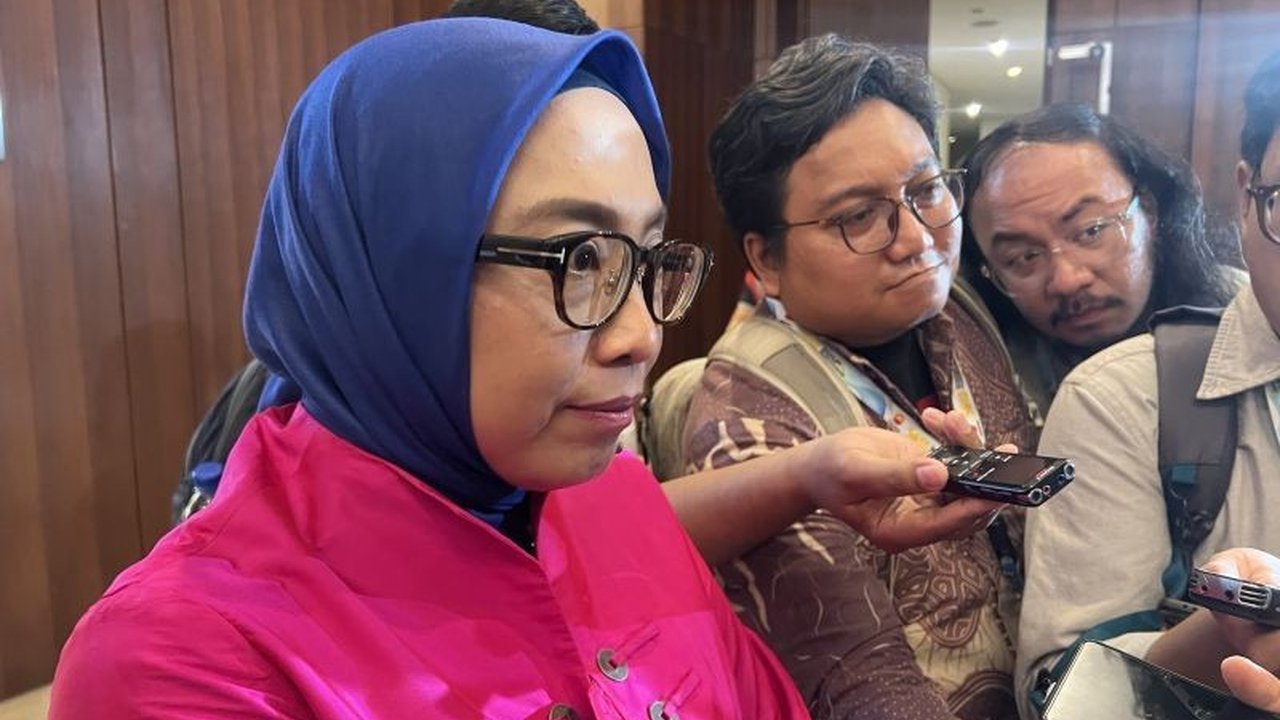 Kementerian Energi dan Sumber Daya Mineral (ESDM) tengah menguji sampel BBM dari sampah dari 12 lokasi, bertujuan memverifikasi spesifikasi dan melegalkan penjualan bahan bakar terbarukan ini.