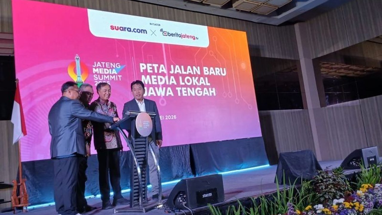 Ratusan pengelola media lokal berkumpul dalam Jateng Media Summit 2026 untuk merumuskan peta jalan baru menghadapi tantangan disrupsi digital, demi memastikan keberlangsungan dan relevansi industri pers daerah.