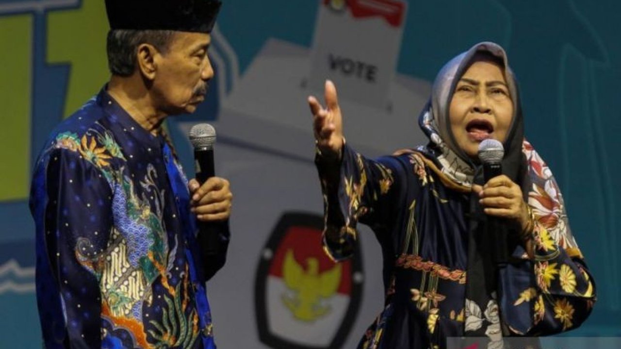 Simak perjalanan panjang Cak Kartolo, maestro ludruk yang melintasi zaman, berinovasi di tengah perubahan, dan kini diakui sebagai Memori Kolektif Bangsa. Kisahnya adalah cerminan perjuangan budaya rakyat.