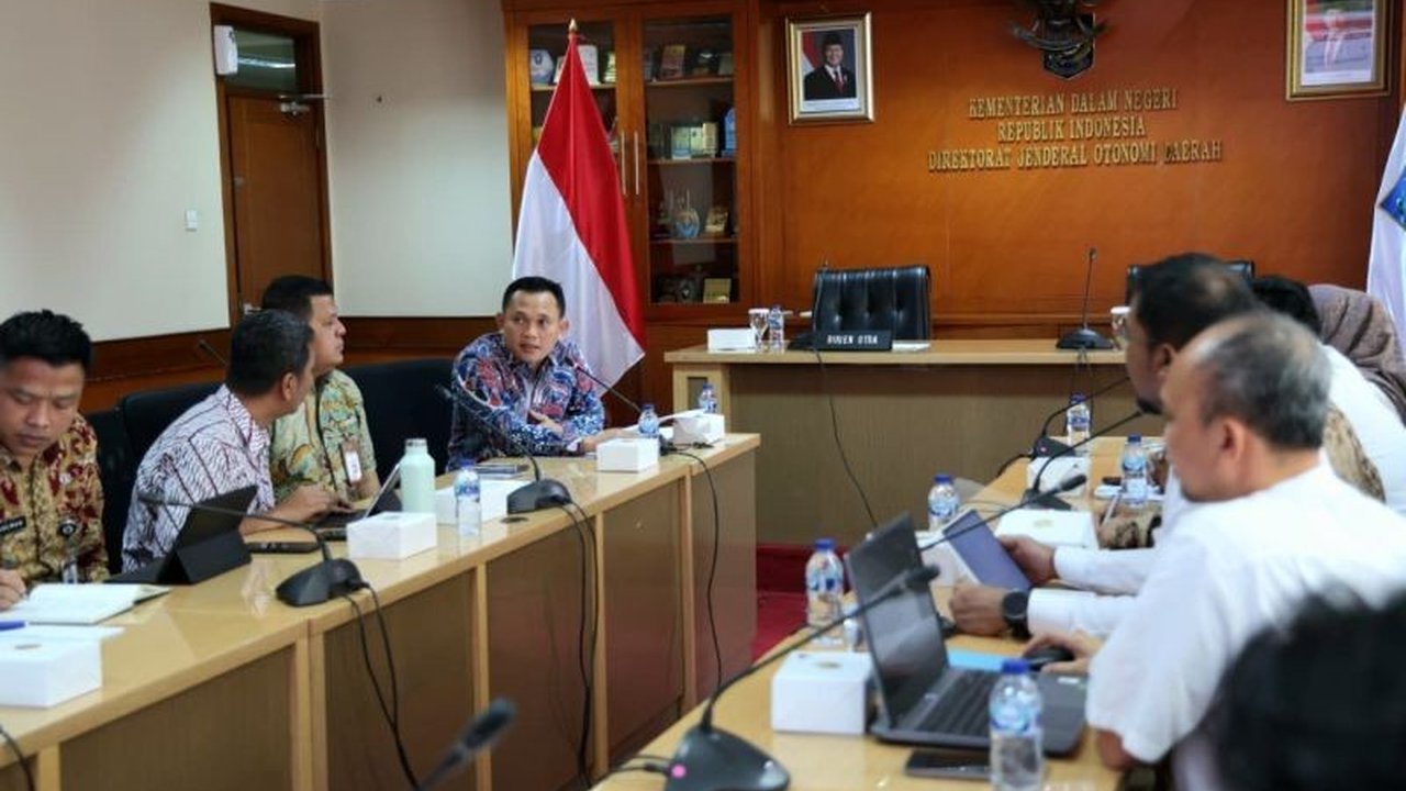Pemerintah Provinsi Banten mengajukan usulan perampingan dan pemekaran dua Organisasi Perangkat Daerah (OPD) ke Kemendagri, yaitu Dinas PUPR dan Dinas PRKP, demi percepatan capaian target pembangunan dan pelayanan publik.