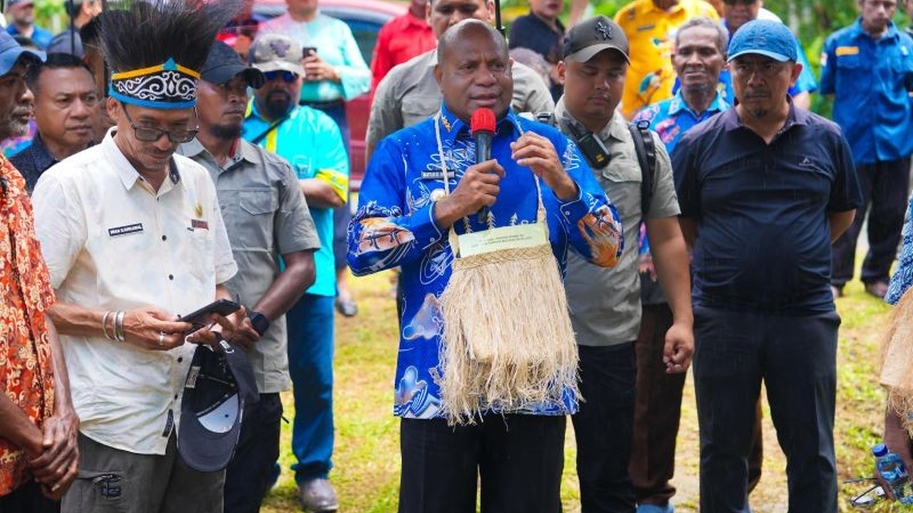 Gubernur Papua Mathius D. Fakhiri optimistis pembangunan Kampung Nelayan Merah Putih Supiori dapat mendorong kemajuan daerah dan meningkatkan kesejahteraan masyarakat, sekaligus membuka peluang ekonomi baru di pesisir Papua.